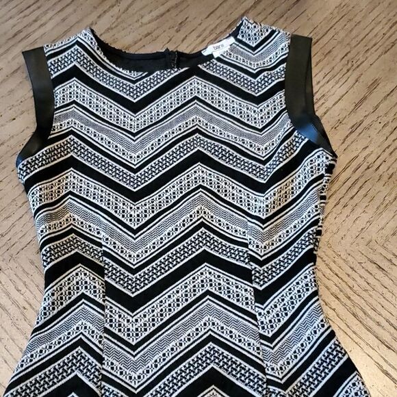 Black and white XS bar lll dress. - Picture 2 of 6